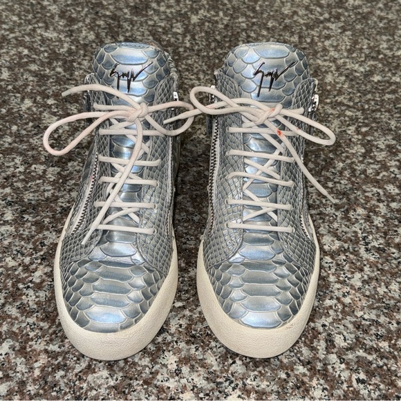 GIUSEPPE ZANOTTI Dual-Zip Textured Leather Sneakers - Picture 3 of 13
